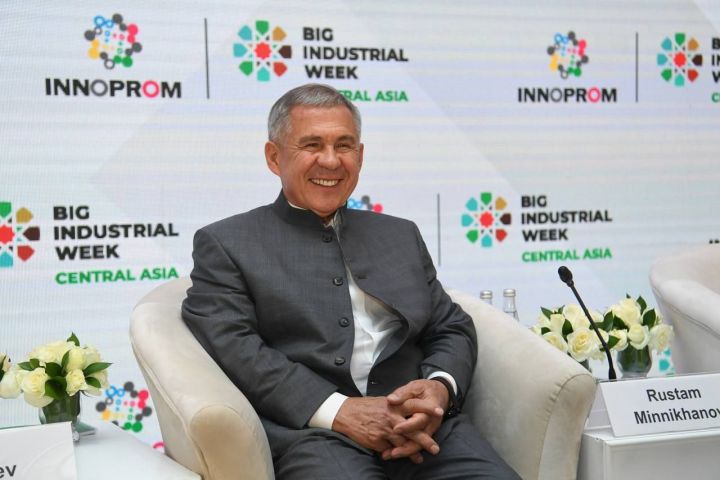 Минниханов выступил на пленарной сессии «ИННОПРОМ. Центральная Азия» в Ташкенте