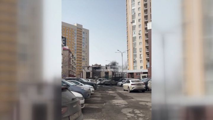 В Казани вновь загорелось здание ресторана «Астория»