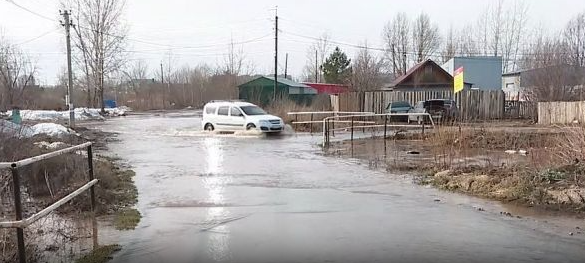 Три дороги, шесть мостов и 64 участка в Татарстане затоплены паводковыми водами