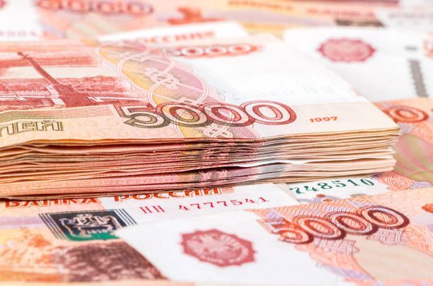 В Татарстане директор фирмы обвиняется в мошенничестве и незаконных валютных операциях