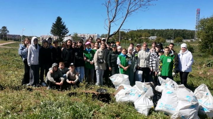 Активисты и школьники собрали более 300 мешков мусора в Татарстане