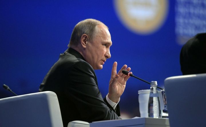Президент РФ примет участие в пленарном заседании ПМЭФ 7 июня