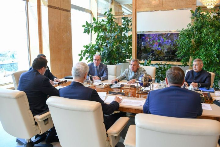 Минниханов провел встречу с представителями руководства научно-технологического блока ГК «Росатом»